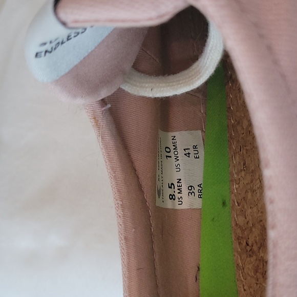 CARIUMA sneakers sz 10 womans excellent shape! Plush pink/mauve - Picture 10 of 11